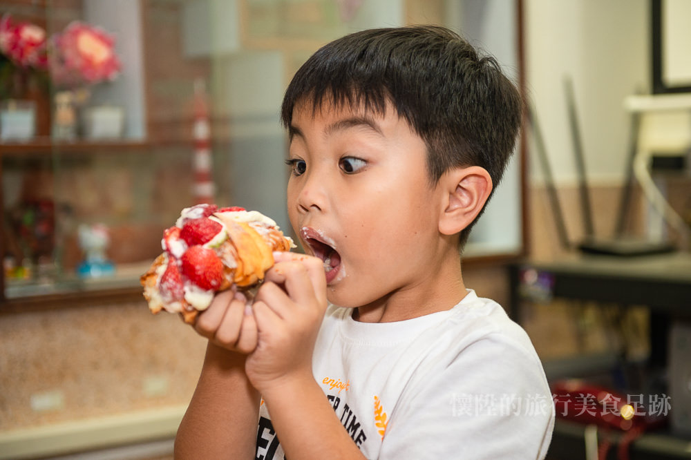 【台南麵包】一開店就瘋搶的草莓可頌，隱身在安南區民宅內的烘培坊：小鹿家麵包店