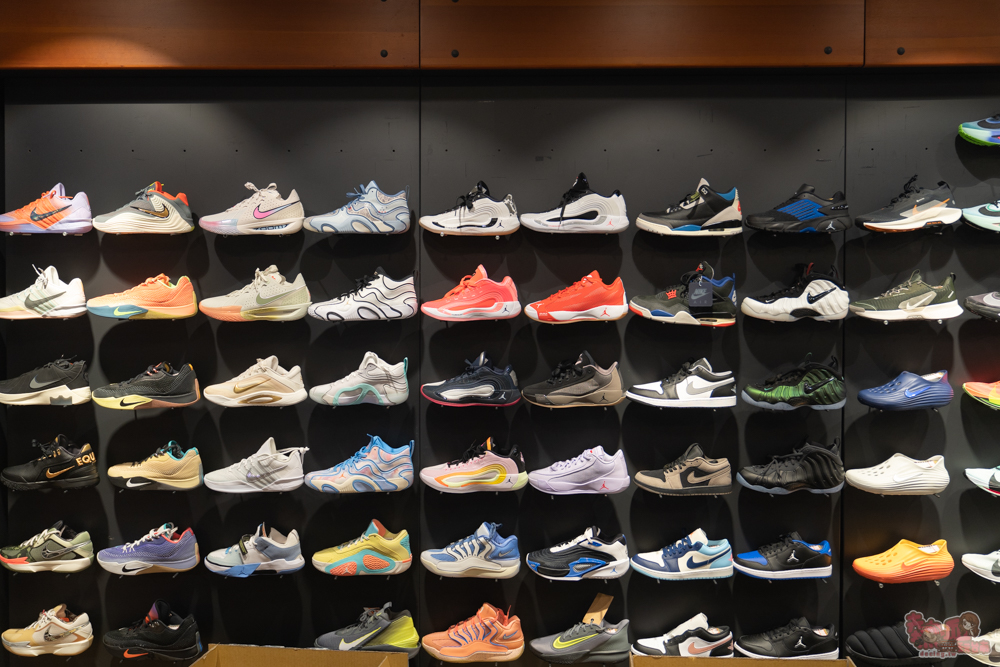 【台南特賣會】2026台南運動用品開春特賣!全館鞋衣特價5折起,滿額再享現金折扣,雙重折扣超划算!新年買新衣新鞋就來雷根運動用品中山旗艦店 【台南特賣會】2026台南運動用品開春特賣!全館鞋衣特價5折起,滿額再享現金折扣,雙重折扣超划算!新年買新衣新鞋就來雷根運動用品中山旗艦店