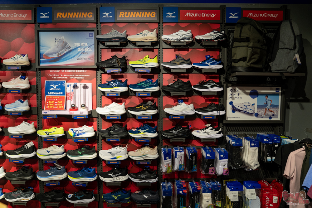 【台南特賣會】2026台南運動用品開春特賣!全館鞋衣特價5折起,滿額再享現金折扣,雙重折扣超划算!新年買新衣新鞋就來雷根運動用品中山旗艦店 【台南特賣會】2026台南運動用品開春特賣!全館鞋衣特價5折起,滿額再享現金折扣,雙重折扣超划算!新年買新衣新鞋就來雷根運動用品中山旗艦店