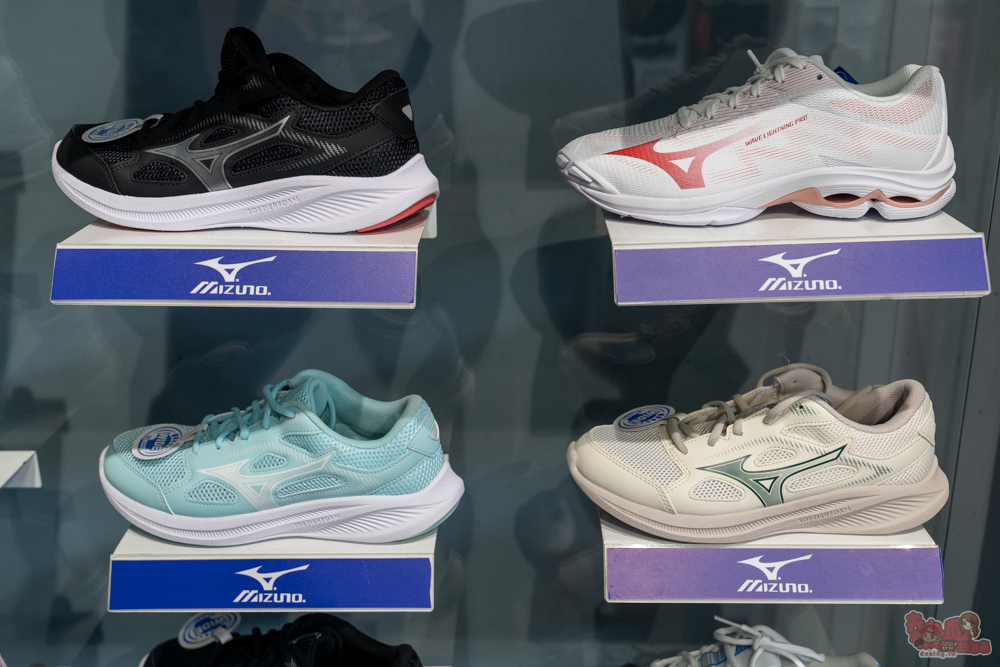 屏東運動用品特賣會來囉!結束營業大出清,全館鞋衣褲下殺5折起,滿額再享疊加折扣優惠,撿便宜就來潮州雷根運動用品專賣店 屏東運動用品特賣會來囉!結束營業大出清,全館鞋衣褲下殺5折起,滿額再享疊加折扣優惠,撿便宜就來潮州雷根運動用品專賣店