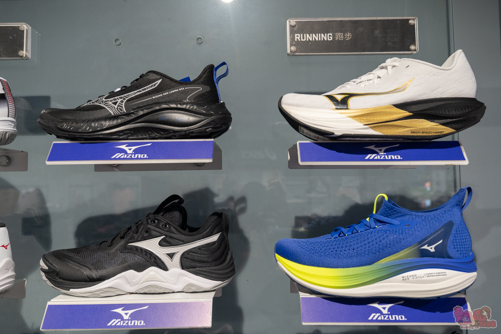 屏東運動用品特賣會來囉!結束營業大出清,全館鞋衣褲下殺5折起,滿額再享疊加折扣優惠,撿便宜就來潮州雷根運動用品專賣店 屏東運動用品特賣會來囉!結束營業大出清,全館鞋衣褲下殺5折起,滿額再享疊加折扣優惠,撿便宜就來潮州雷根運動用品專賣店