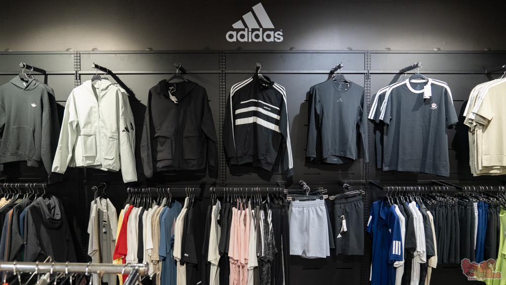 屏東運動用品特賣會來囉!結束營業大出清,全館鞋衣褲下殺5折起,滿額再享疊加折扣優惠,撿便宜就來潮州雷根運動用品專賣店 屏東運動用品特賣會來囉!結束營業大出清,全館鞋衣褲下殺5折起,滿額再享疊加折扣優惠,撿便宜就來潮州雷根運動用品專賣店