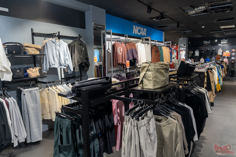 屏東運動用品特賣會來囉!結束營業大出清,全館鞋衣褲下殺5折起,滿額再享疊加折扣優惠,撿便宜就來潮州雷根運動用品專賣店 屏東運動用品特賣會來囉!結束營業大出清,全館鞋衣褲下殺5折起,滿額再享疊加折扣優惠,撿便宜就來潮州雷根運動用品專賣店