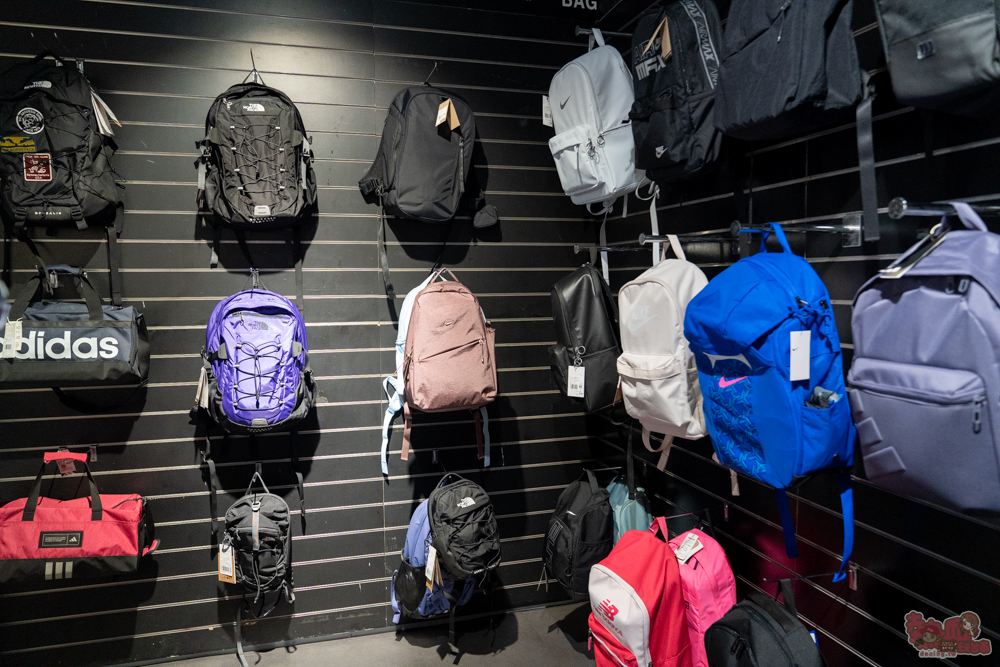 屏東運動用品特賣會來囉!結束營業大出清,全館鞋衣褲下殺5折起,滿額再享疊加折扣優惠,撿便宜就來潮州雷根運動用品專賣店 屏東運動用品特賣會來囉!結束營業大出清,全館鞋衣褲下殺5折起,滿額再享疊加折扣優惠,撿便宜就來潮州雷根運動用品專賣店